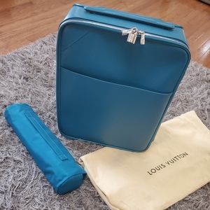 Louis vuitton pegase epi cyan